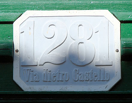 Jedan ku�ni broj u Rovinju : Via dietro Castello 1281 